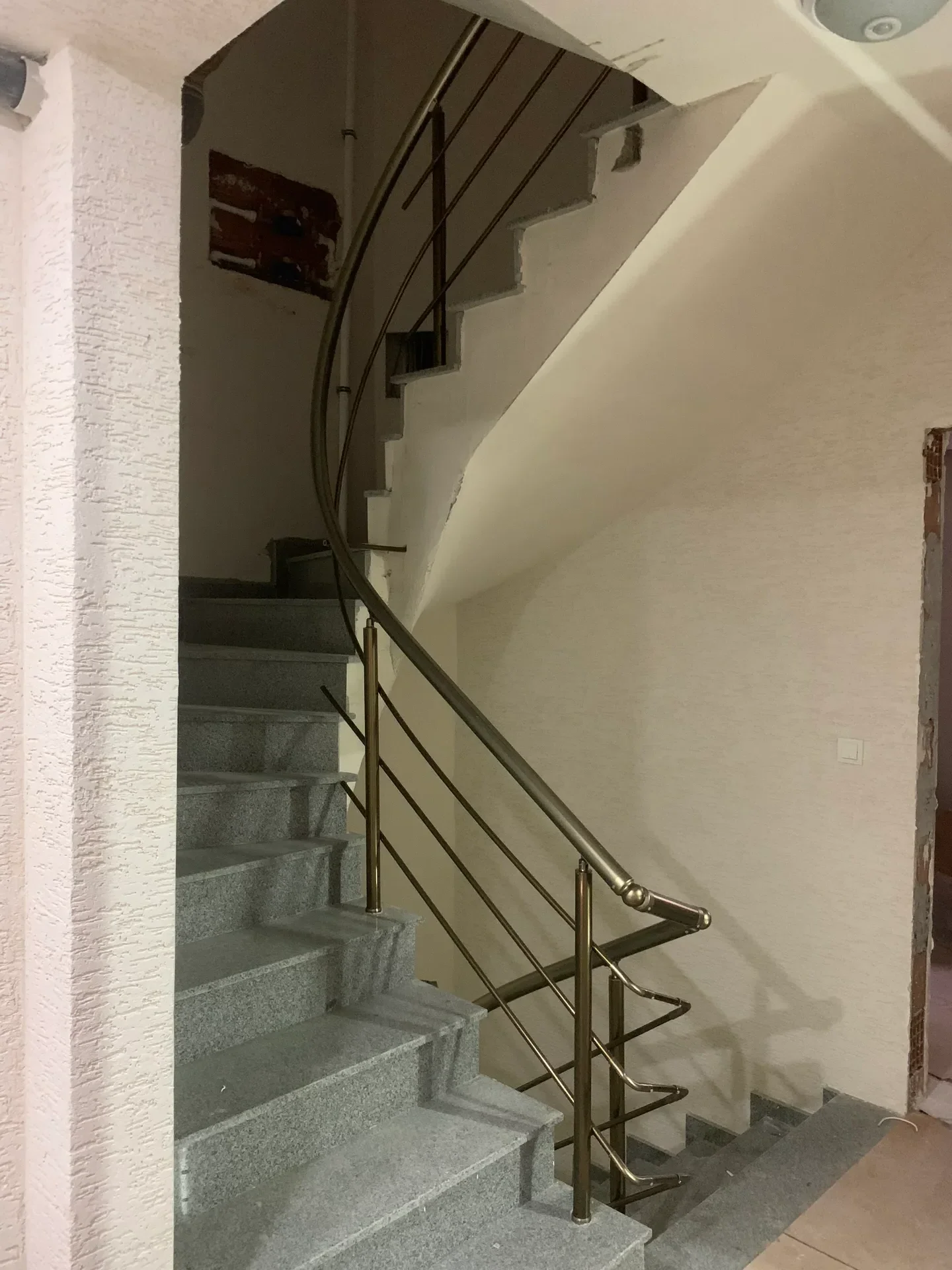 Köşeli Profil Alüminyum Merdiven Korkuluğu (Proje 1)