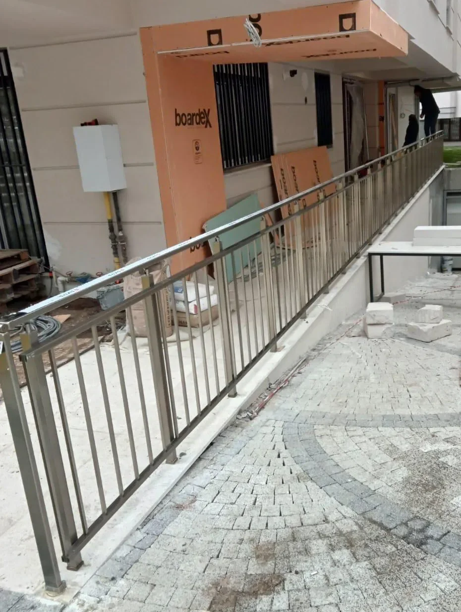 Alüminyum Engelli ve Giriş Rampası Korkuluğu