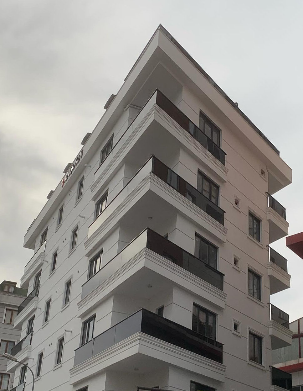 Çok Katlı Bina Dış Cephe Cam Balkon