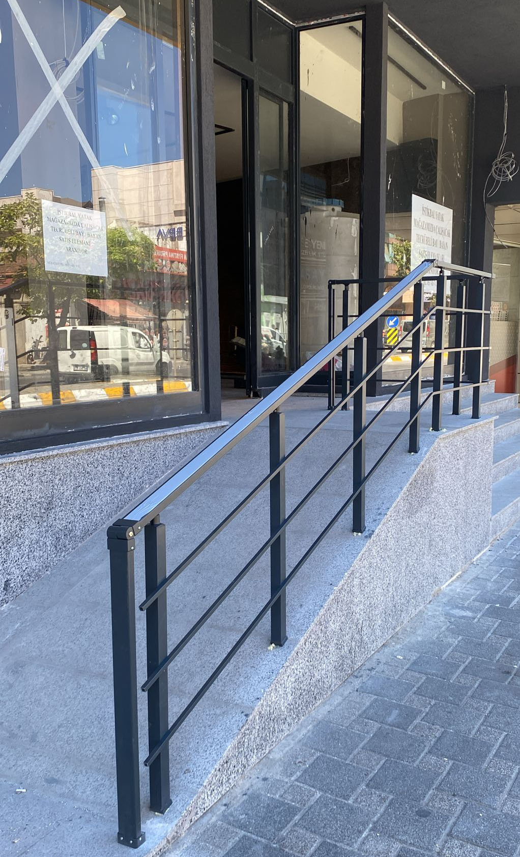 Siyah Alüminyum Rampa Korkuluğu